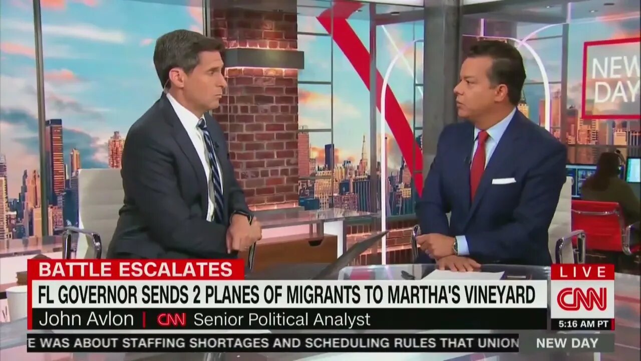 John Berman isn't sure there is an immigration crisis - 9/15/22