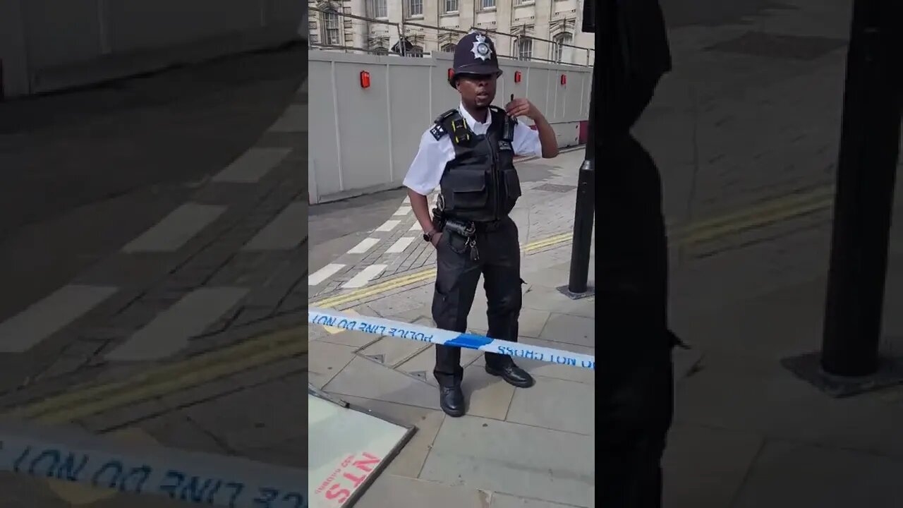 road closed in london because of a fire #london
