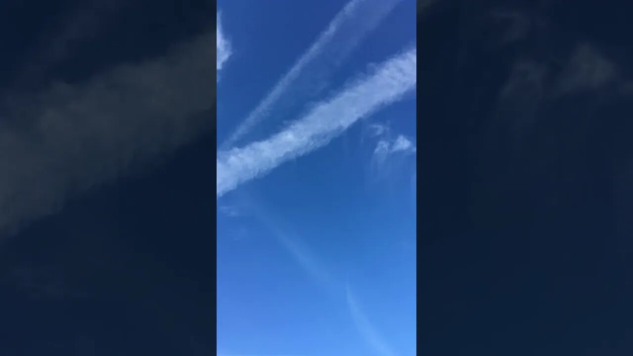 HUGE PERSISTENT CONTRAILS (You can hardly miss them) !!!!