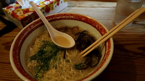 Day 12 in 日本 福岡 ようやく博多ラーメンを食っちゃた At last I've Managed to Get a Taste of Hakata Ramen