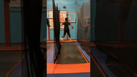 #skyzone #slamdunk #sessionstv #trampoline