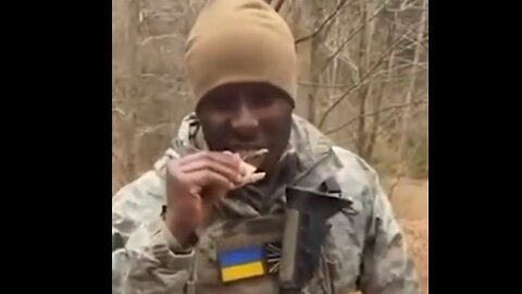 British Black mercenary eats bacon along with Soldiers of the Kyiv regime