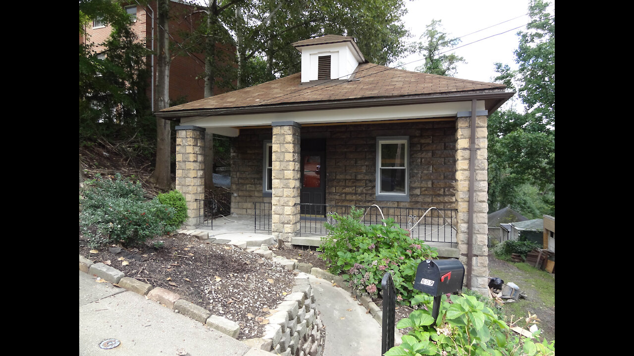 609 Windsor Ave, Forest Hills PA 15221