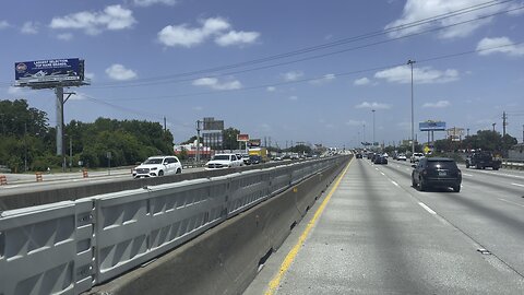 Plastic barriers along Houston freeways?