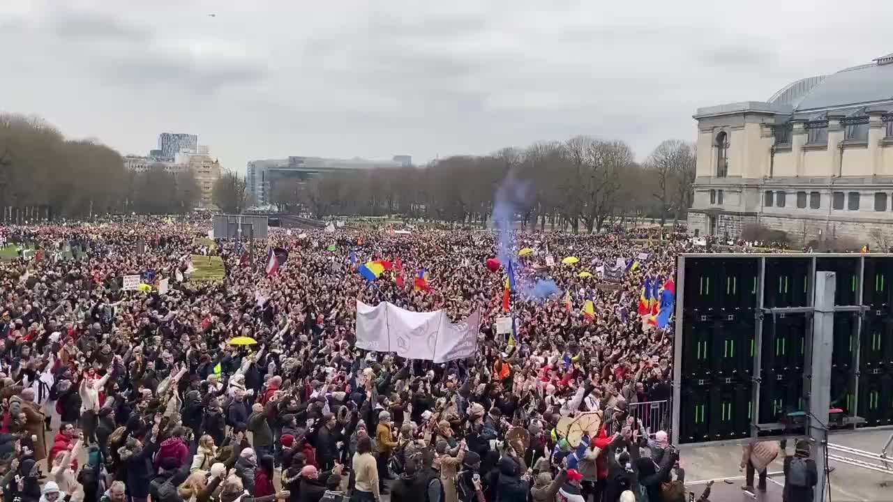 Massive Freedom Rally In Belgium Protesting Against Vaccine Mandate & Restrictions