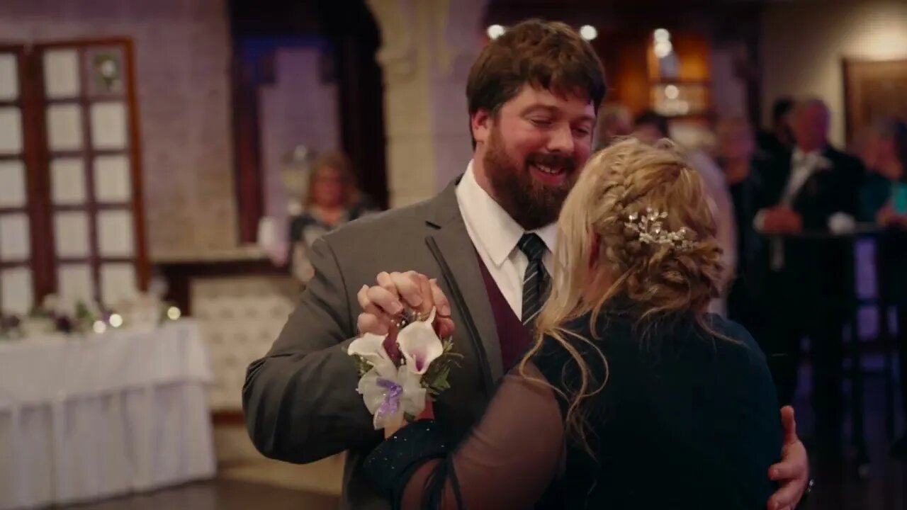 Shelby's First Dance with His Mom On Wedding Day