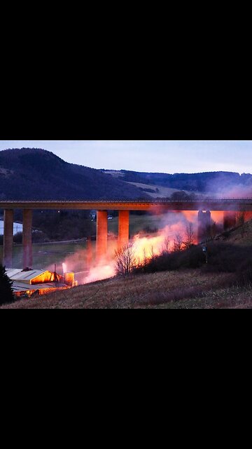 PERTH BRIDGE AREA IN AUSTRALIA ON FIRE !!!