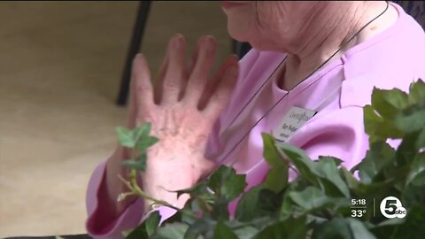 'Stop, Look and Listen' program helps caregivers better understand dementia care