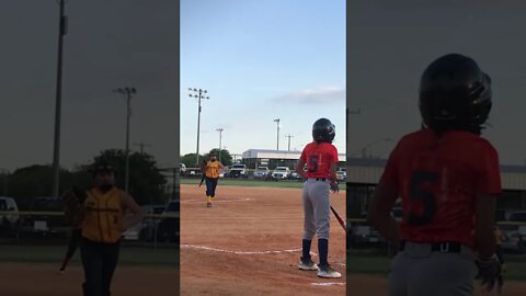Softball: She didn’t know what 2 do!!!