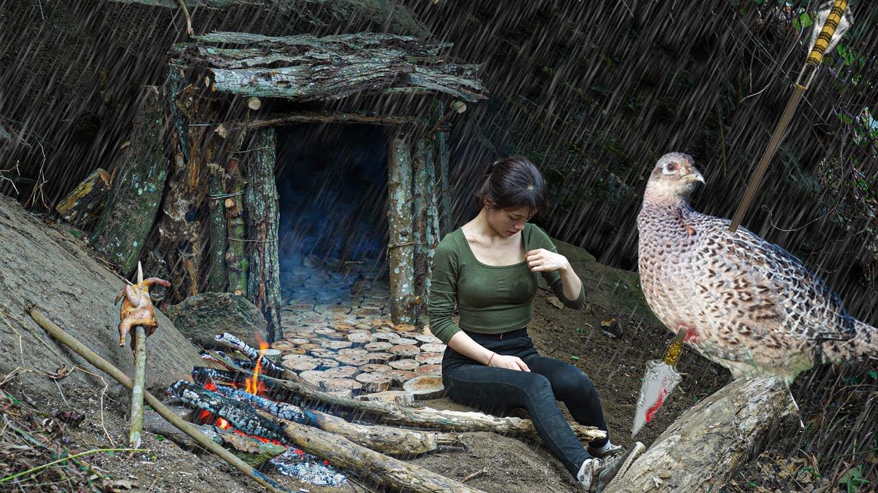 Complete shelter in 2 days solo survival with wild food hunting skills