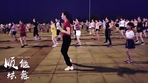 广场舞《玩腻》热门dj步子舞，简单好看好学，适合大众的舞蹈！【順能炫舞團】