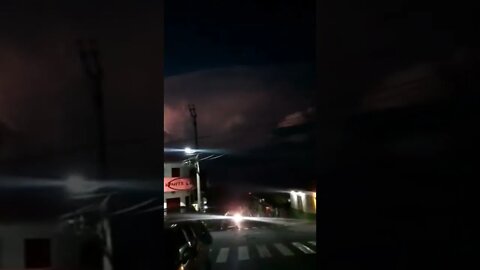 TORMENTA EN FORMA DE HONGO EN EL SALVADOR