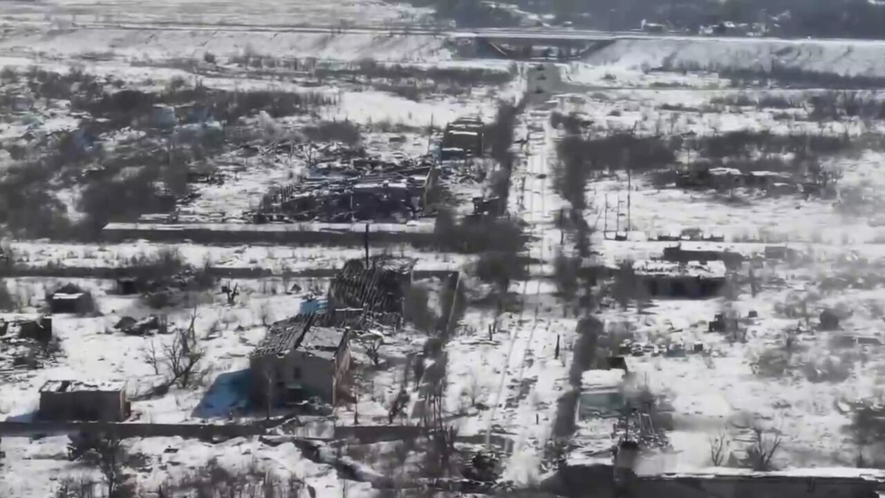 IED takes out Russian armor