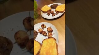 Steak Scallops and garlic toast