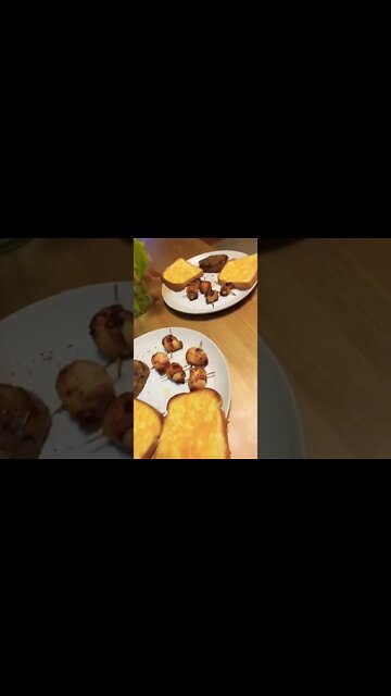 Steak Scallops and garlic toast