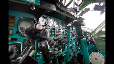 Por dentro e por fora do Tupolev Tu-134 (RA-65565)