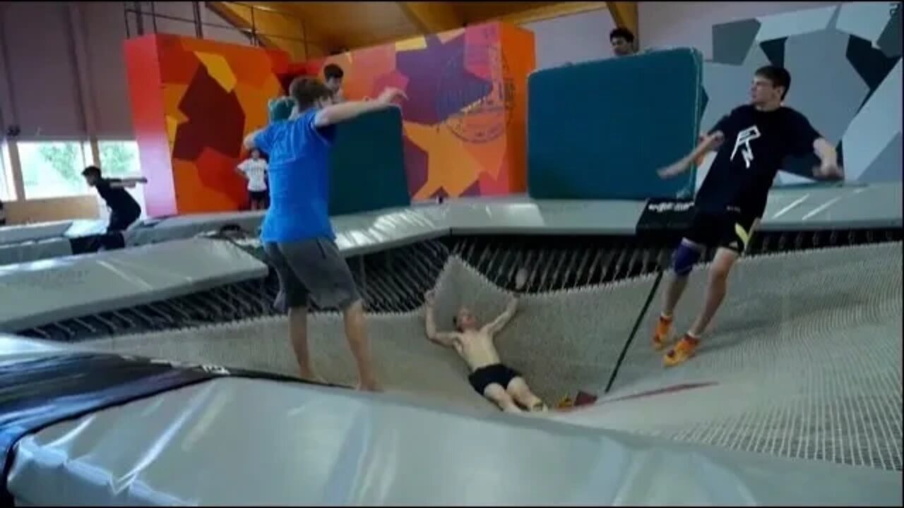 CRAZY TRAMPOLINE TRICKS!!!