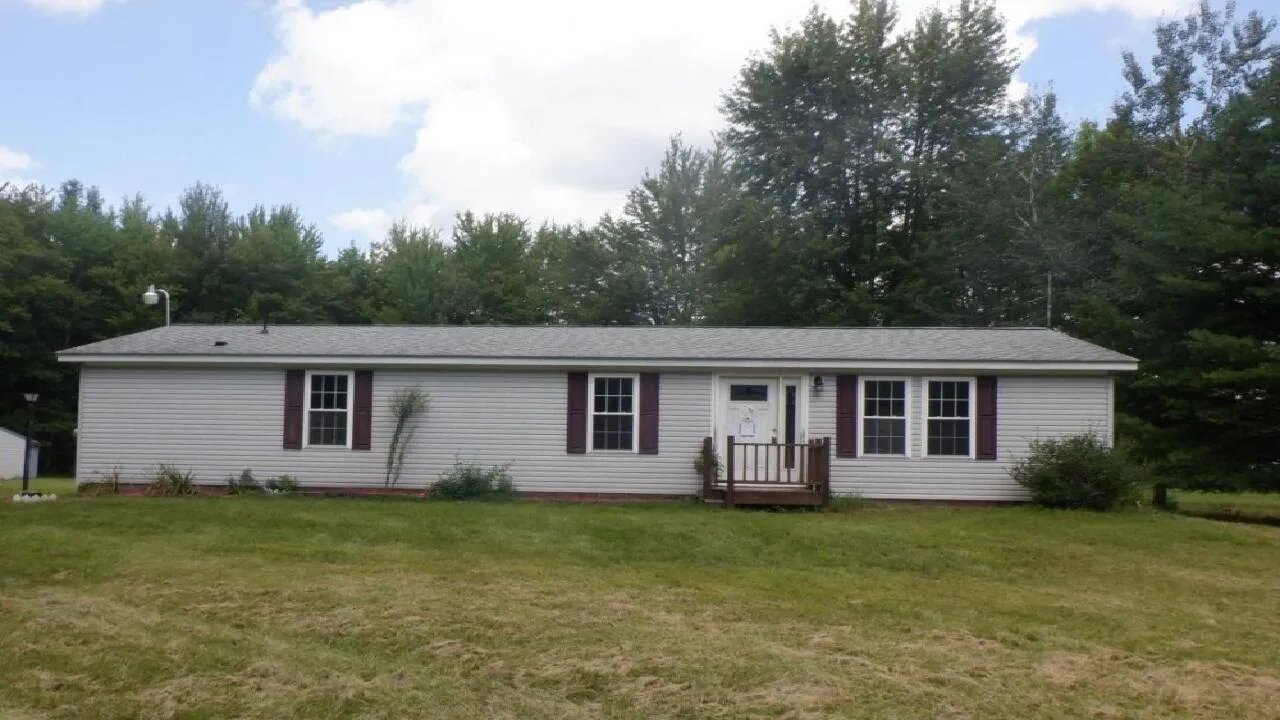 27992 34th Avenue, Mattawan, MI Presented by Richard Stewart.