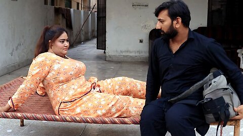 Cream Seller Boy Flirting With Rich Housewife - Top Desi Comedy -