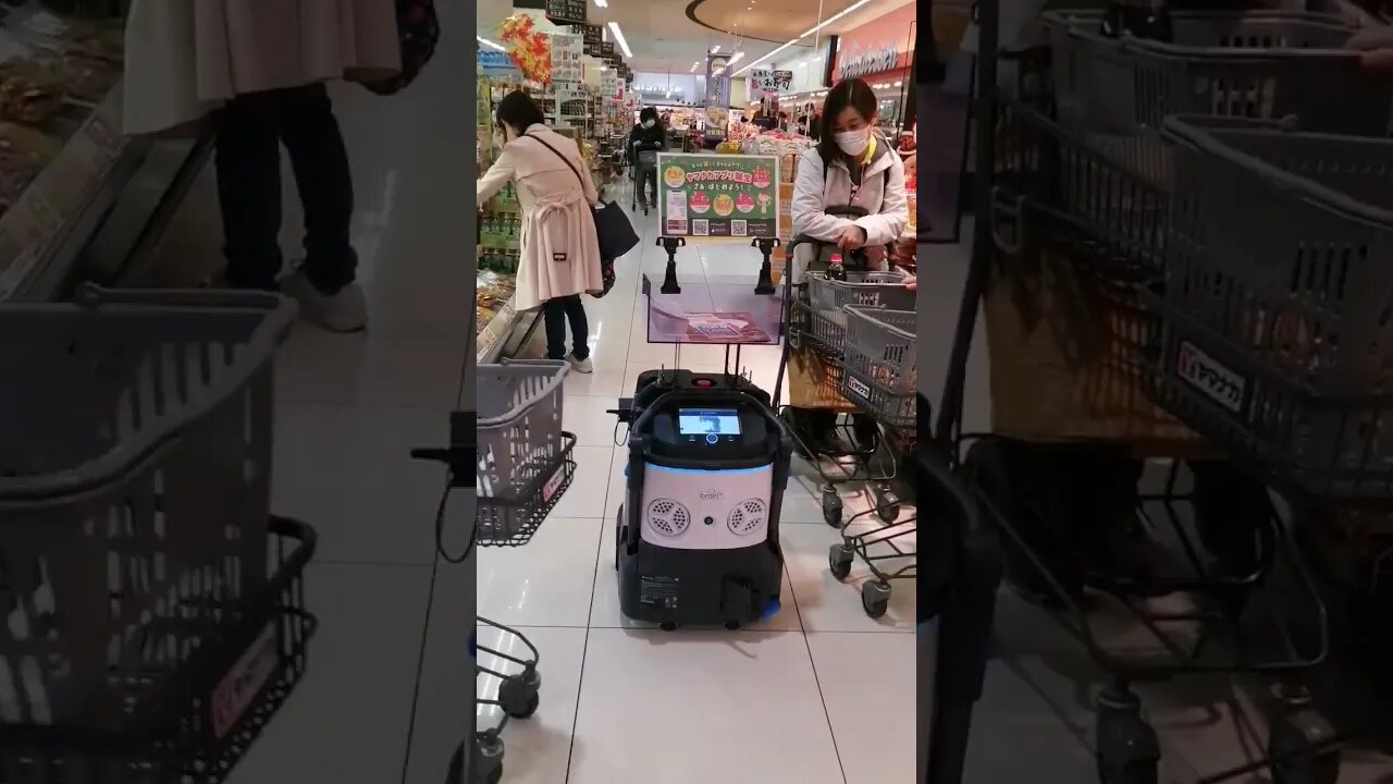 Robots patrols the Supermarket #japan #robot #shorts