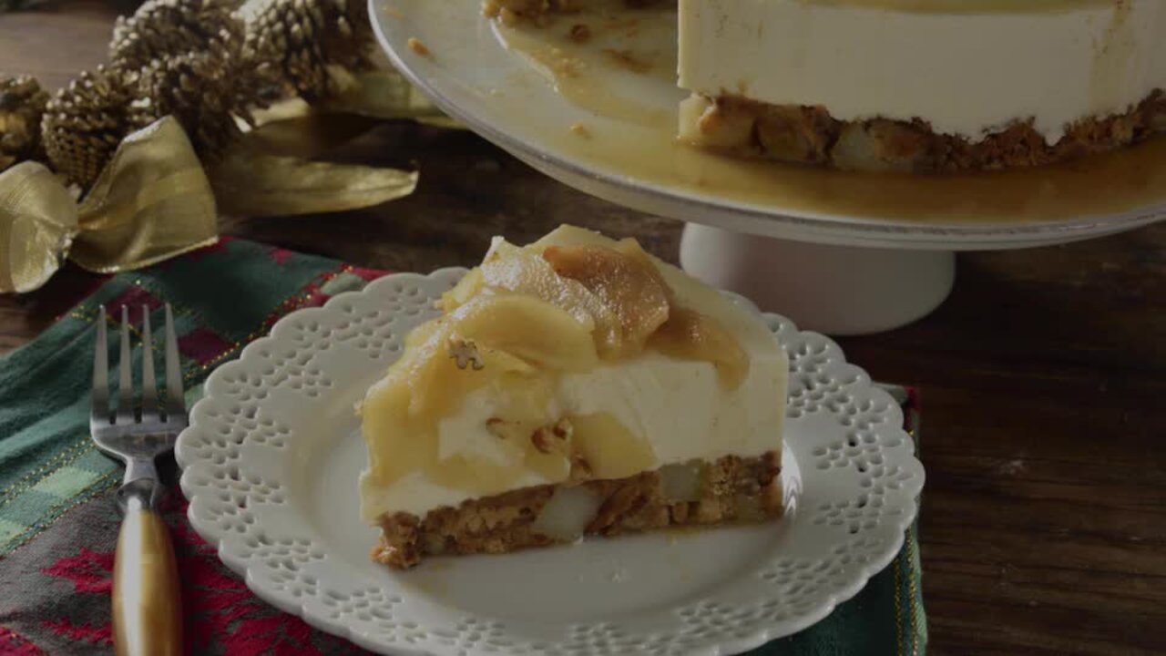 Spiced Pear Cheesecake