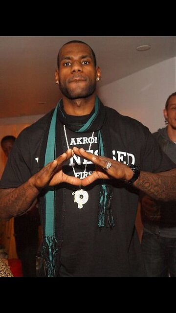 Lebron Out here FAKE Vibing to Young Dolph If I Sacrifice Myself Will Bron Go To Hell