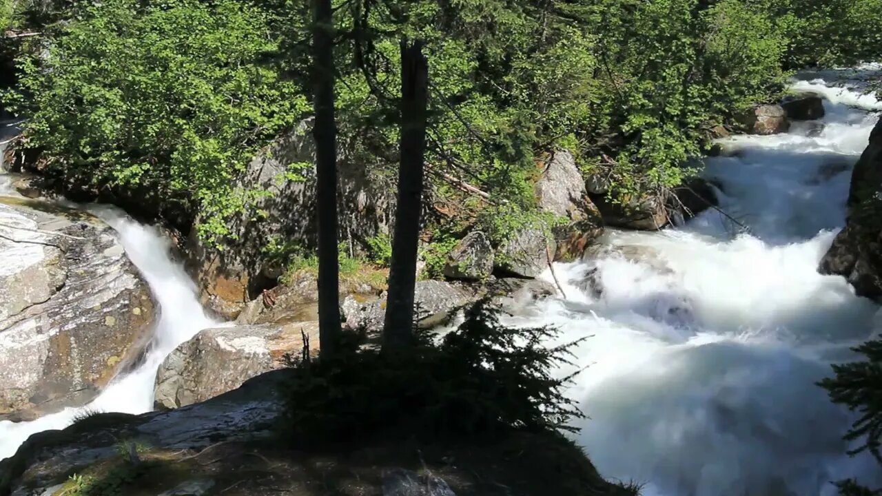 ROARING RIVER DANCE/FLOWING AMBIENT RELAXING/ MEDITATION /RELAXING / CHILLING/GOOD FOR SLEEPING