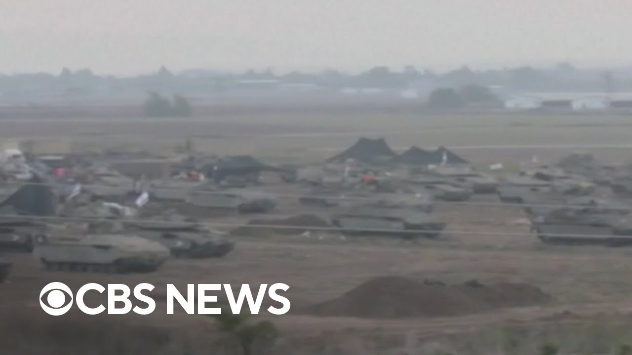 Israeli tanks gather north of Gaza border