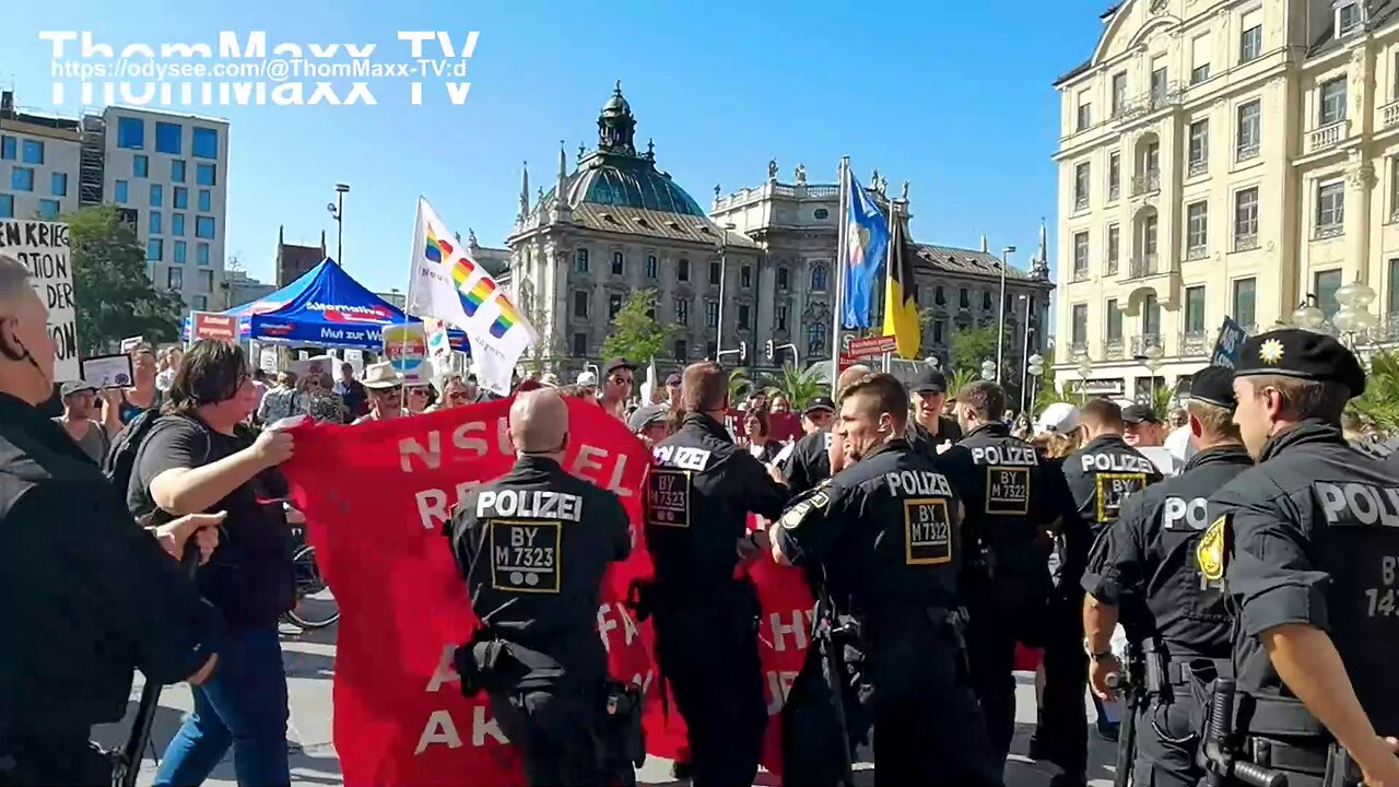 Von Olaf Scholz-Demo zum "Antifa-Kinderkreuzzug" am AfD-Stand Demo - Hopping München 18.8.23