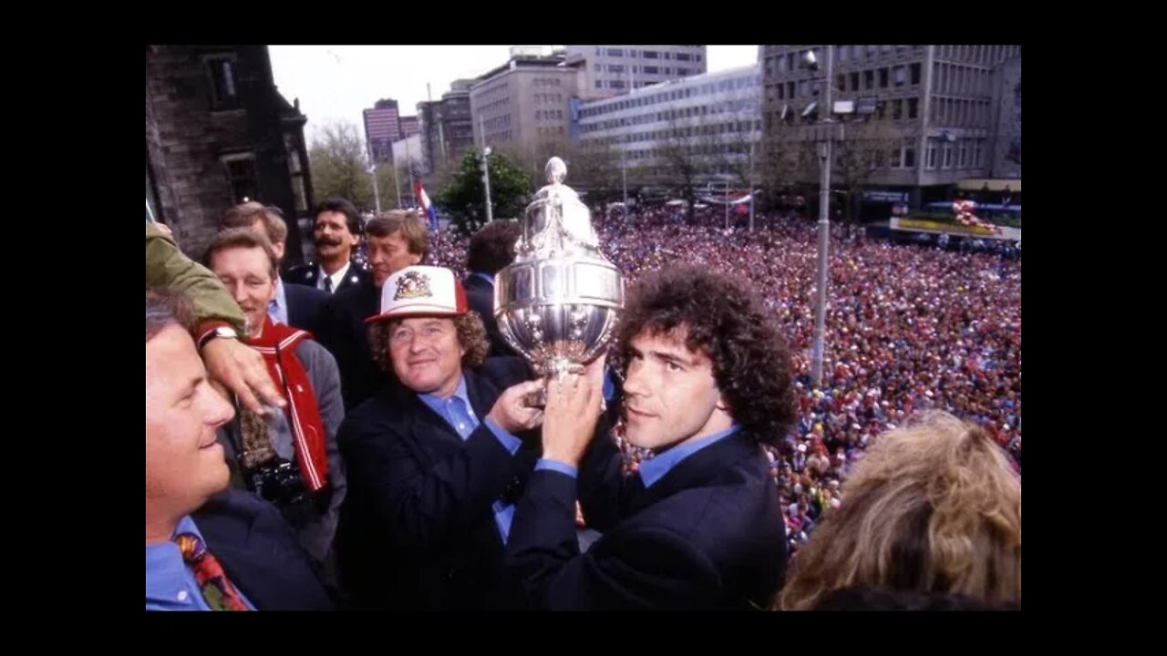 Regi Blinker en Theo van Duivenbode over Feyenoord Legende Wim Jansen