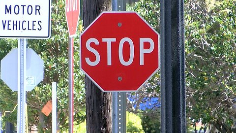 New smaller stop signs confusing some New Port Richey drivers