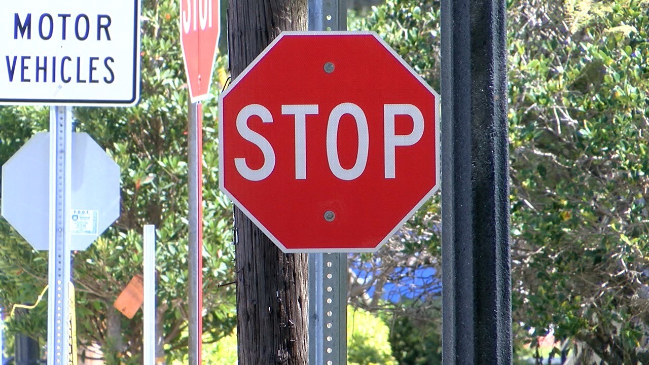 New smaller stop signs confusing some New Port Richey drivers