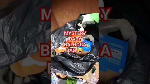 Whole mystery bag of old toys in a dumpster! #wow #dumpsterdiveking #dumpsterdiving #whale #toy #wow