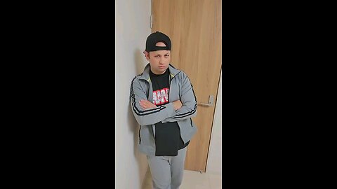me ghar pe hi hu#😜😂🤣🤣#foryoupage #viralvideo #growmyaccount #funny #comdey #viralvideo