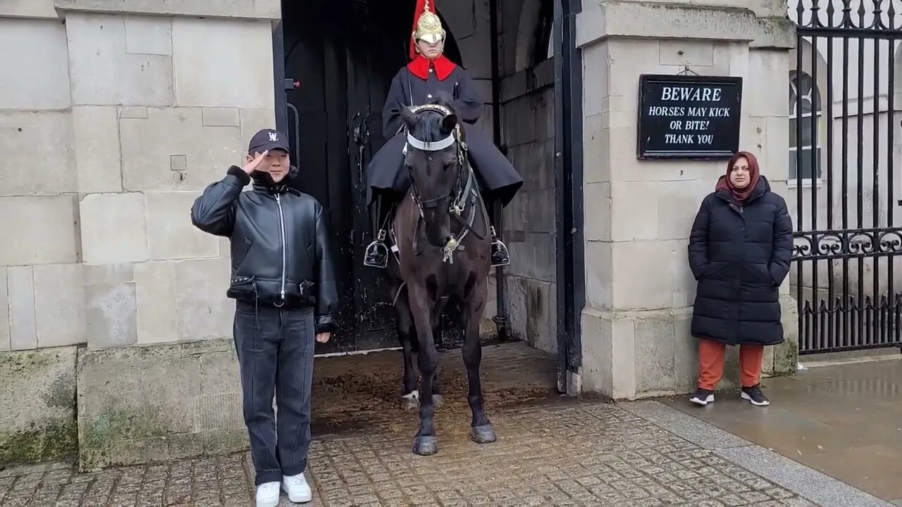 We saulet you #thekingsguard