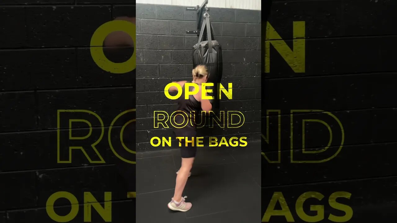 Deadlifts, jumping pull-ups, and boxing combos making this workout a knockout! 🔥💥 💪🏻🥊