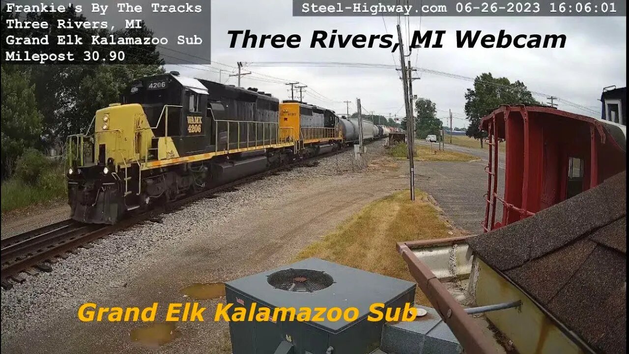 Three Rivers, Frankie's by the Tracks Live Railcam - Three Rivers, MI #SteelHighway