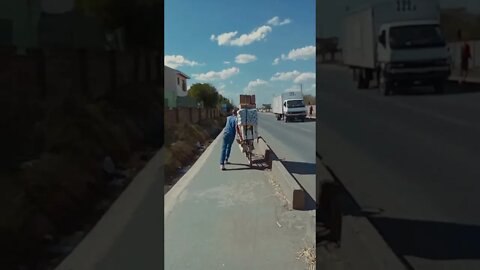 Rare picture of a hardworking man in Nairobi 🔥 🔥🙌🏾 #shorts #video #bike #trader