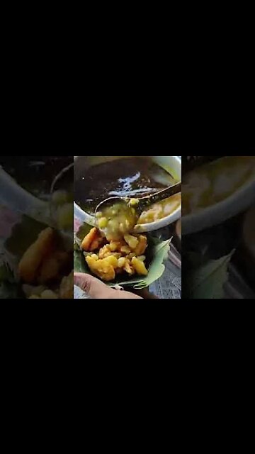 Pakora 😋 Chaat masala #ytshorts #shorts #Food #Streetfood #UpFoodReview