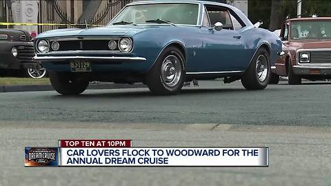 Cruisers hit Woodward ahead of the Dream Cruise