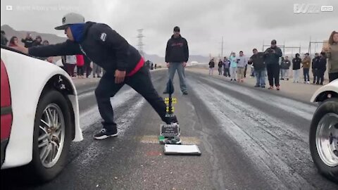 Emocionante corrida acaba com público empurrando os carros