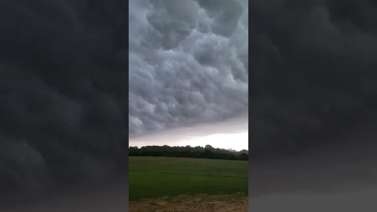 2022 Missouri Derecho Thunderstorm Clouds 🥶🤯😱 #shorts