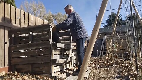 Oct 29, 2022 end of season garden prep LEAF COMPOSTING