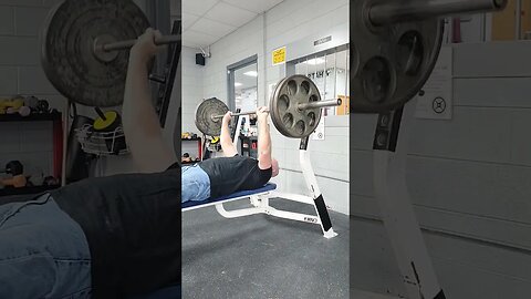 225lbs warm-ups, Crazy 🤪 old man