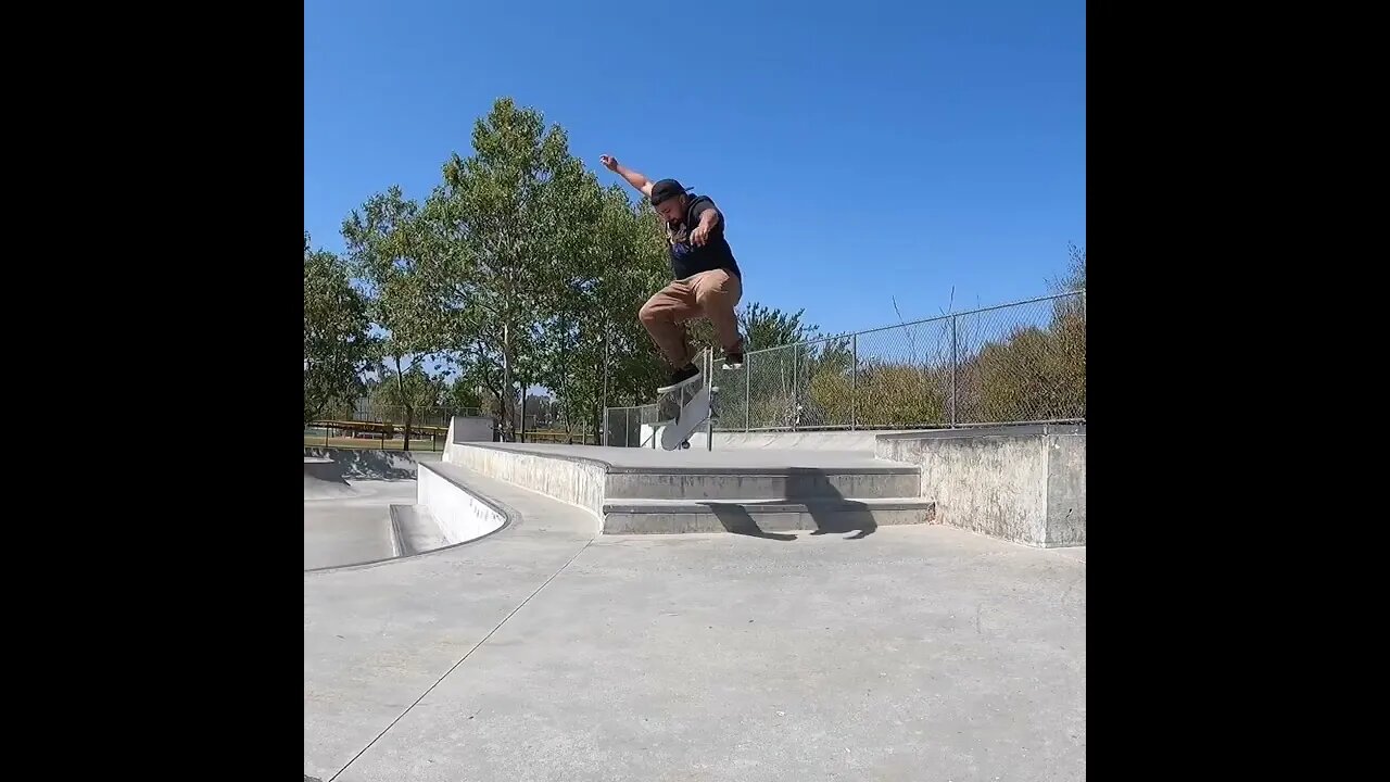 Nollie flip and kickflip two step #shorts #skateboarding #kickflip #poser #nollie
