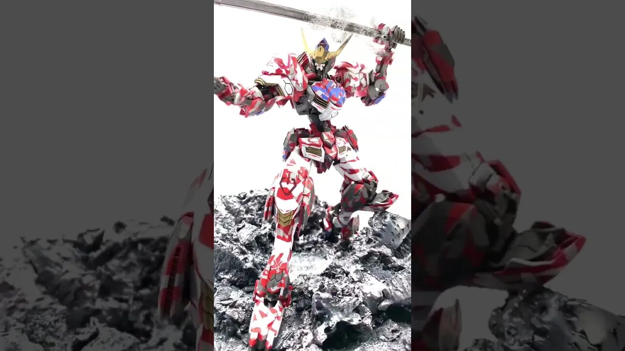 Camouflage Barbatos with Diorama. I highly recommend this Anime and model Kit 10/10 IBO check it