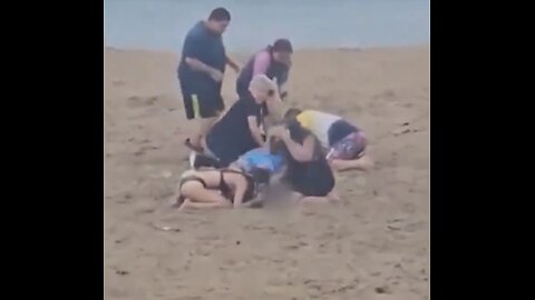 THREE CHILDREN INJURED👦🏝️👧🏼⚡️🫀⚡️🧒🌩️🚑WHEN LIGHTENING STRIKES ON PUERTO RICO BEACH🏖️👦⚡️🚸⛈️💫