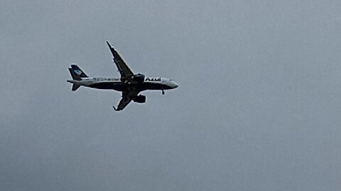 Airbus A320 PR-TYQ vindo de Guarulhos e Airbus A320NEO PR-YRX vindo de Belém do Pará para Fortaleza