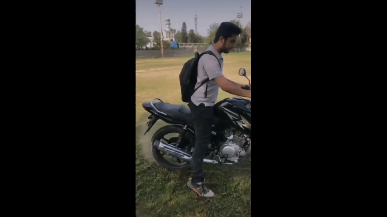 Bike Burnout | Yahama YBR 125G Burnout | Insane Bike Stuntš„