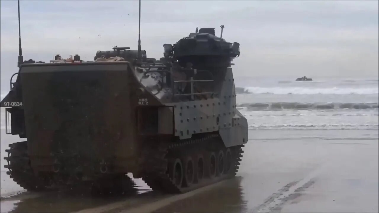 Marines & JGSDF Soldiers Conduct Beach Waterborne Operations - Iron Fist 2022